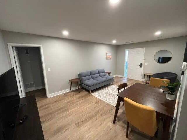 Aksarben Apt-Close To Uno & I80 Omaha Eksteriør billede